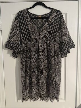 Anthropolgie Akemi + Kin Brooke Eyelet Swing Dress White & Black‎ Size 2